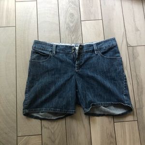 Lee just below the waist womens shorts 16W Medium